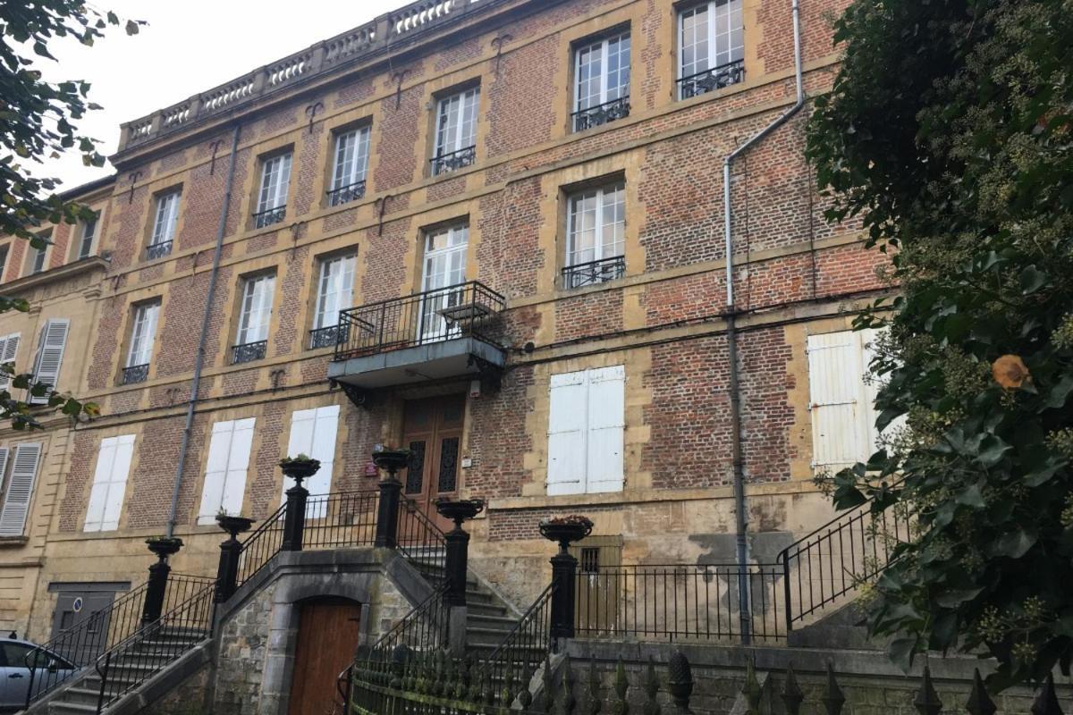 Chambre D'Hote Du Quai Rimbaud Charleville-Mezieres Exterior photo